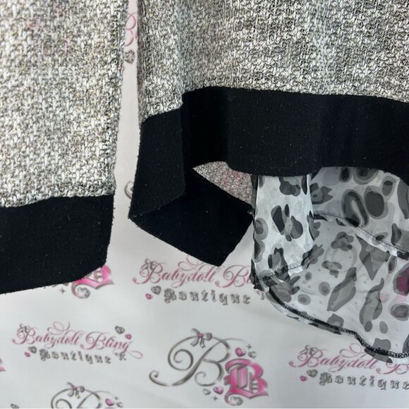 Adikto Long sleeve cheetah leopard print animal Black and Gray Patterned Top - Picture 7 of 12